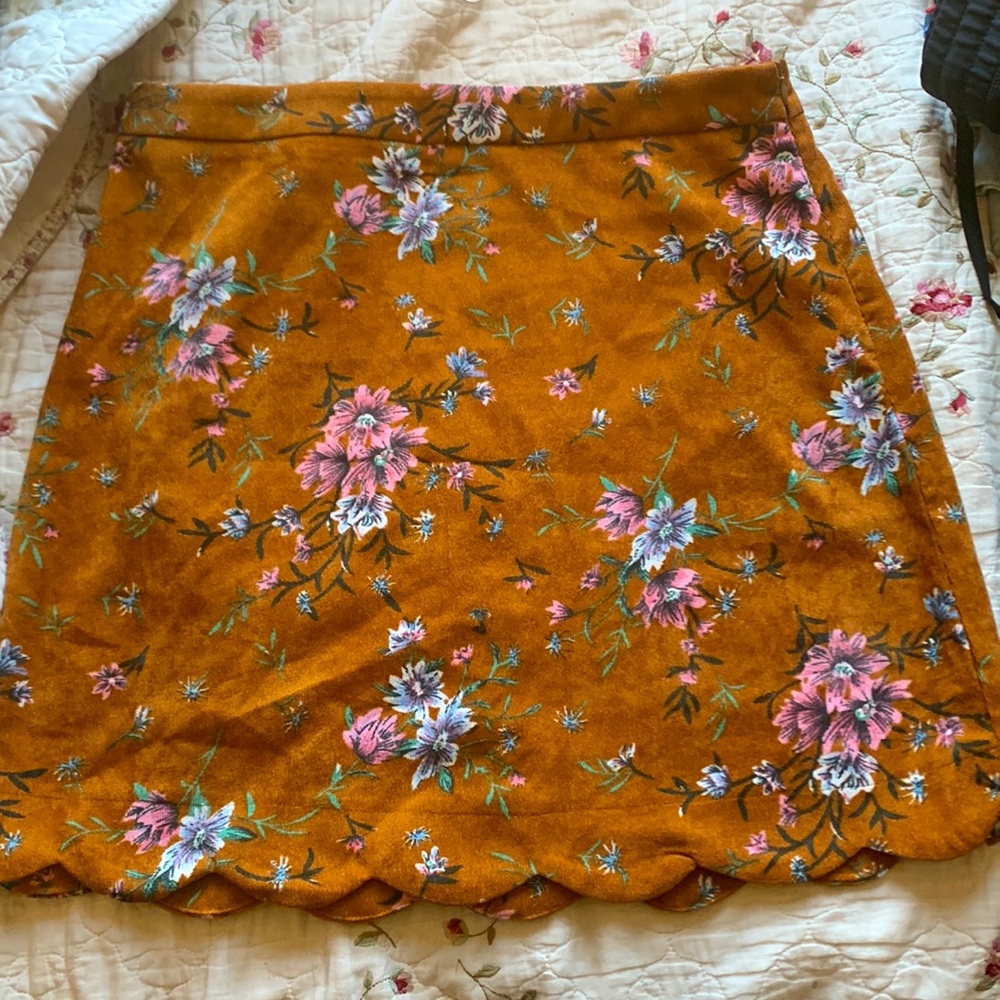 Chance pencil skirt with a floral pattern.
